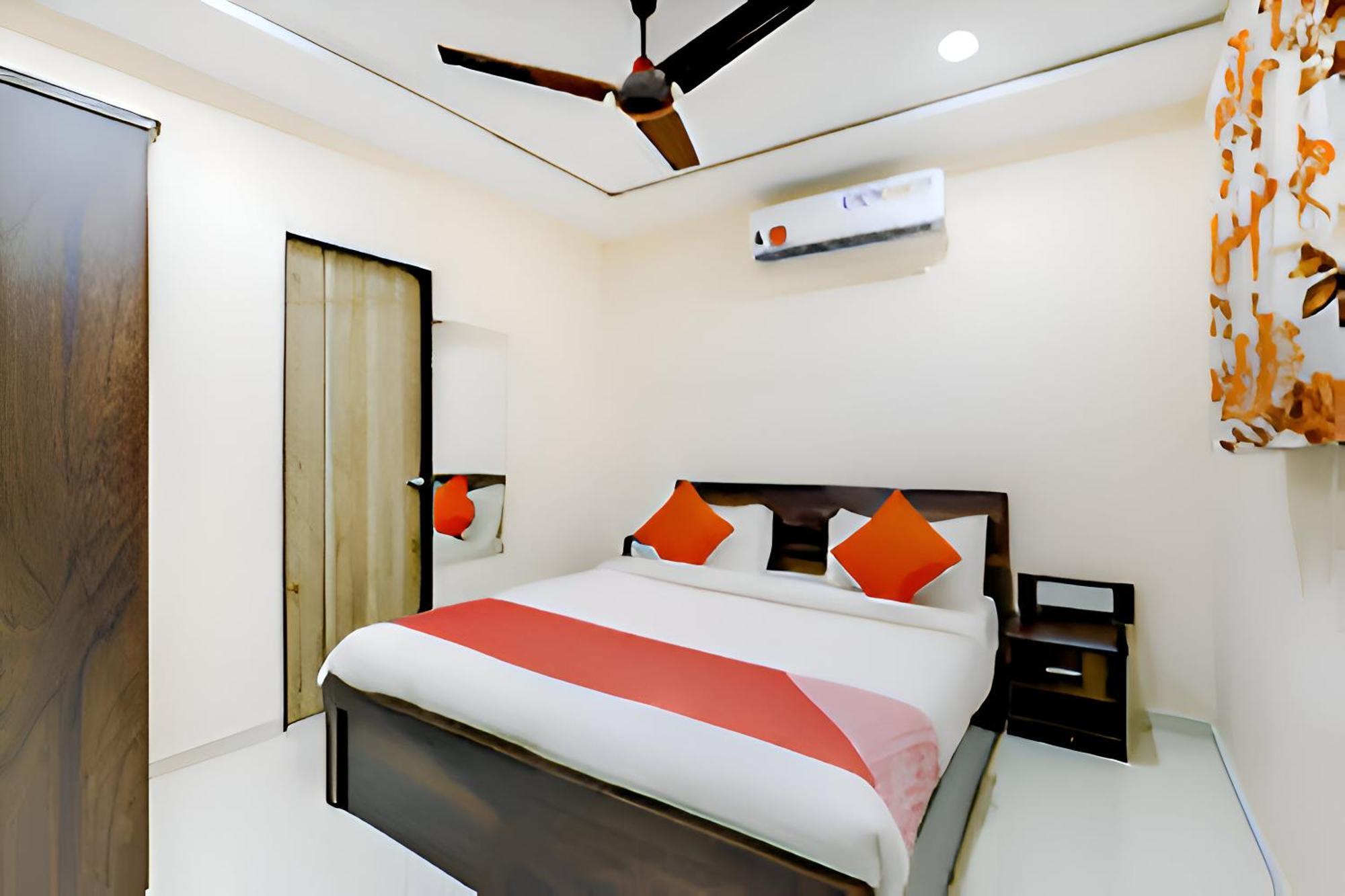 Hotel Blue Leaf Rajkot Dış mekan fotoğraf